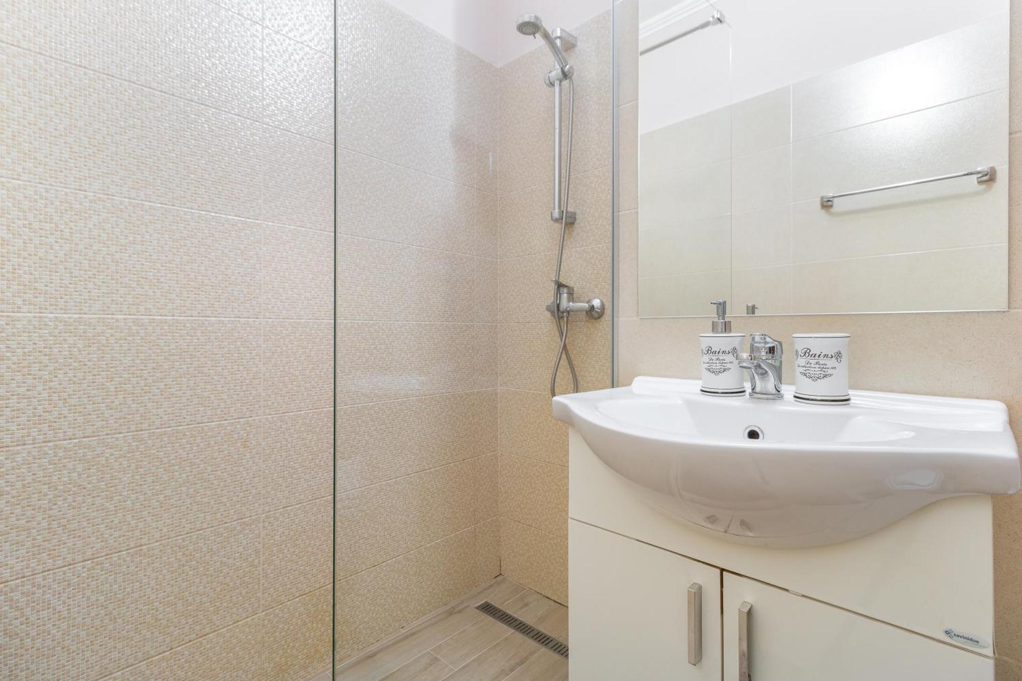 Venezia Studio Apartment Nagyvárad Kültér fotó