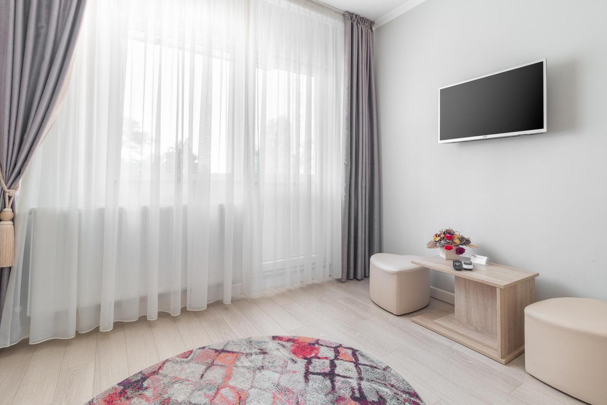 Venezia Studio Apartment Nagyvárad Kültér fotó